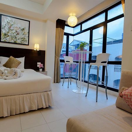 Hotel @ White Patong Esterno foto
