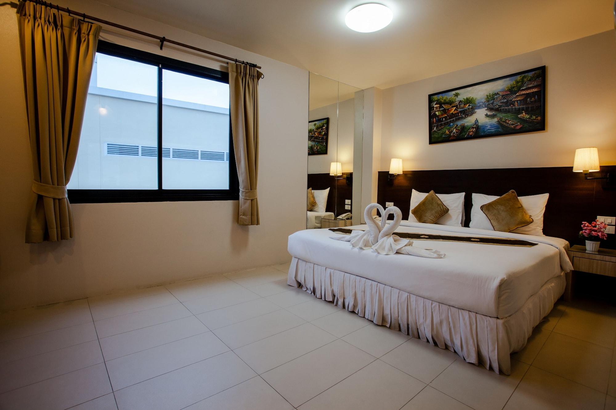 Hotel @ White Patong Esterno foto