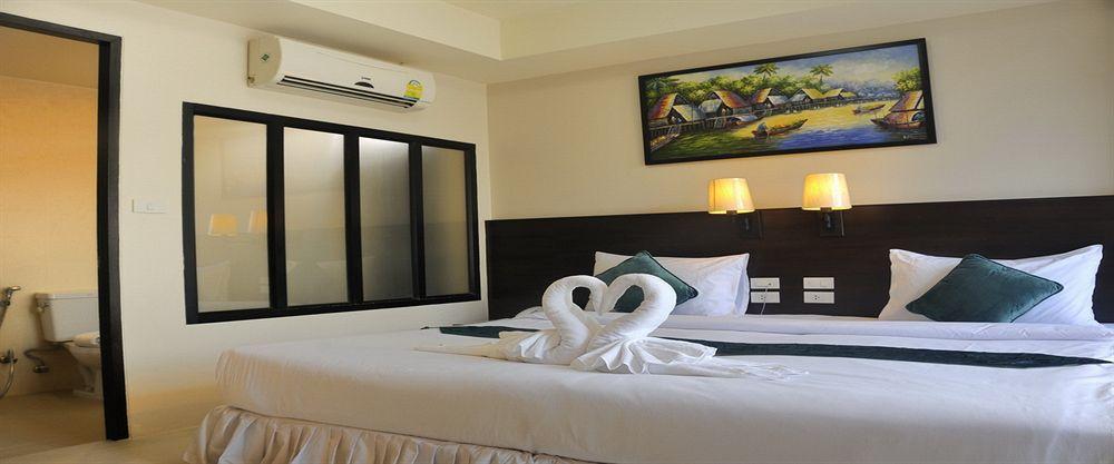Hotel @ White Patong Esterno foto