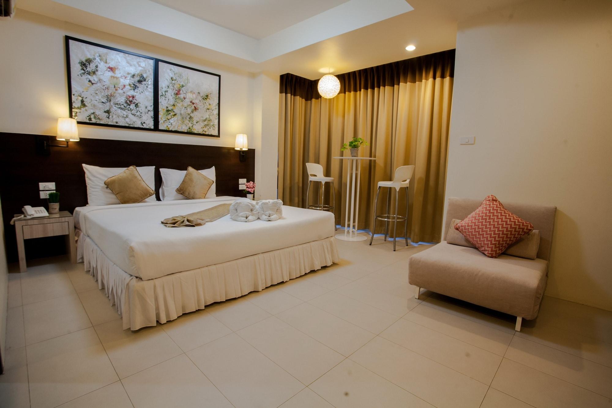 Hotel @ White Patong Esterno foto
