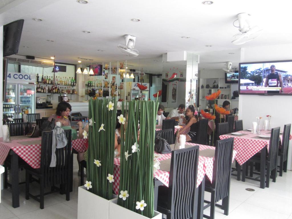 Hotel @ White Patong Esterno foto