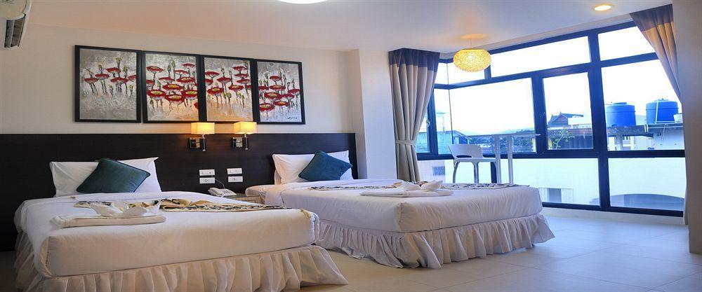 Hotel @ White Patong Esterno foto