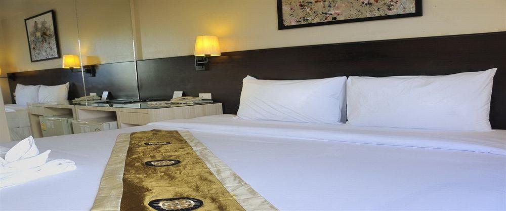 Hotel @ White Patong Esterno foto