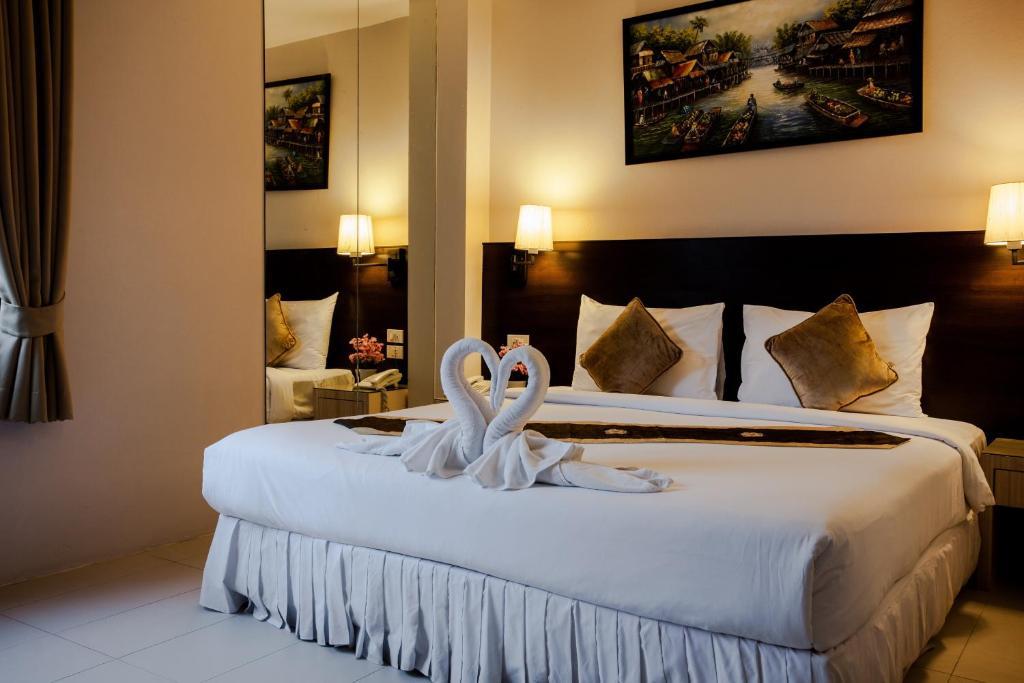 Hotel @ White Patong Esterno foto