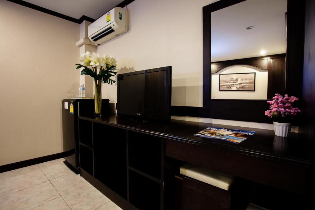 Hotel @ White Patong Esterno foto