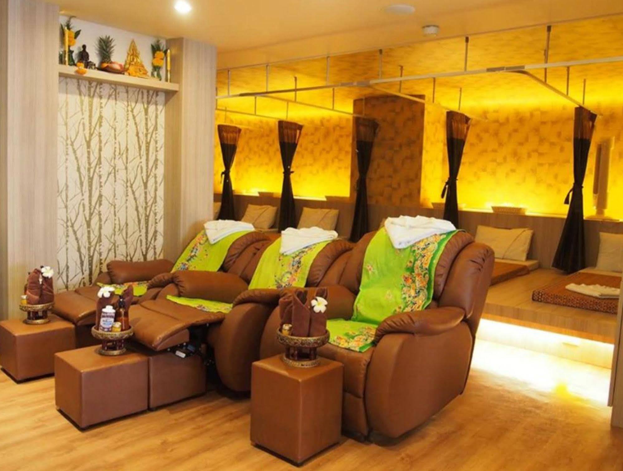 Hotel @ White Patong Esterno foto