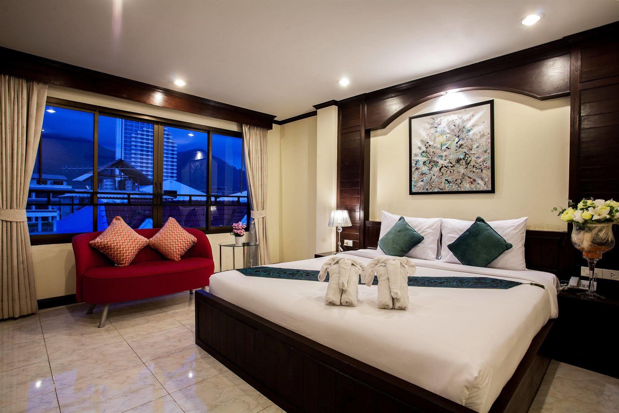 Hotel @ White Patong Esterno foto